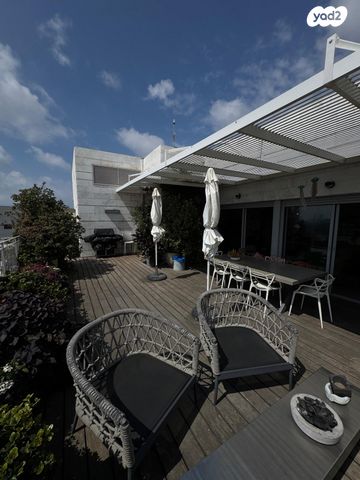 גג/ פנטהאוז, נווה גן, רמת השרון