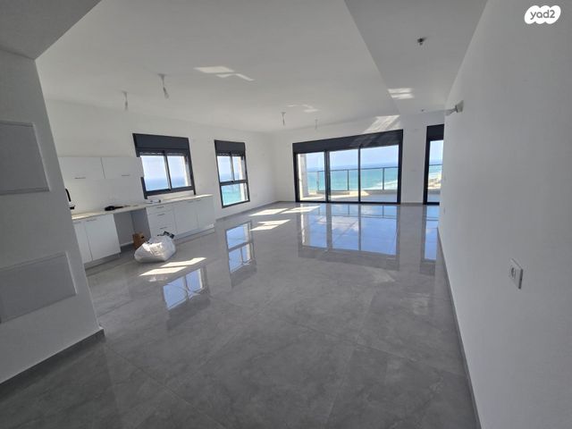 גג/ פנטהאוז