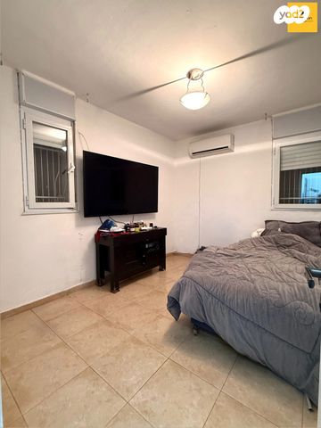 מרדכי אלקחי 26