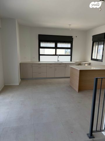 מודעת נכס, עג'מי, גבעת העליה, תל אביב יפו