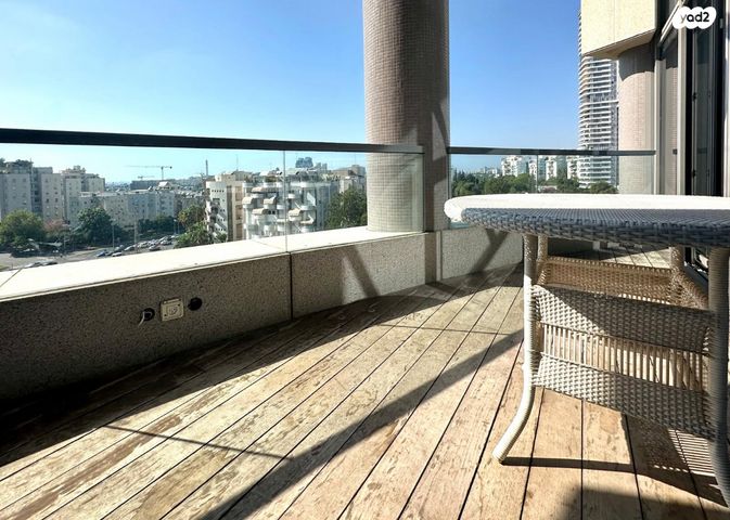 ניסים אלוני 