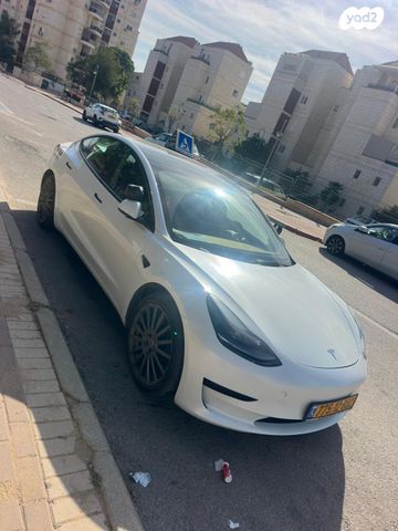מודעת רכב טסלה מודל 3