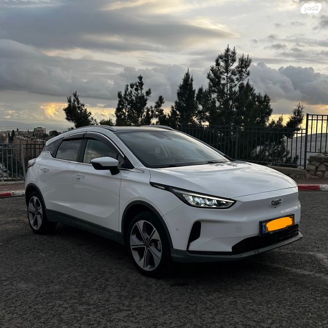 מודעת רכב ג׳ילי Geometry C