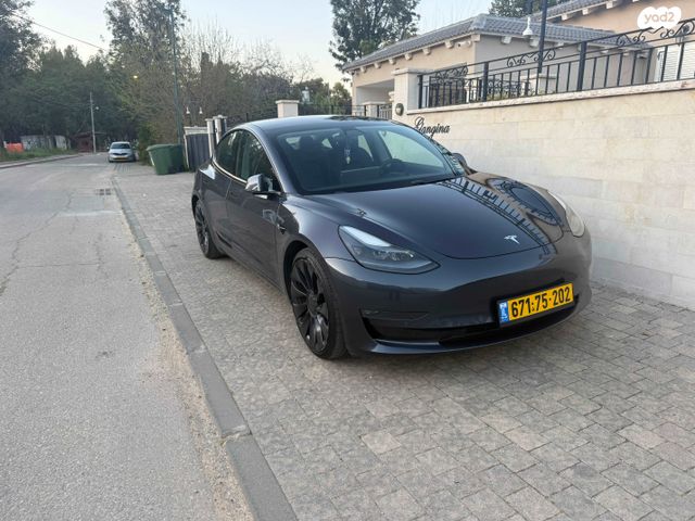 מודעת רכב טסלה מודל 3
