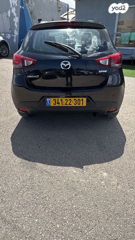 מודעת רכב מאזדה 2