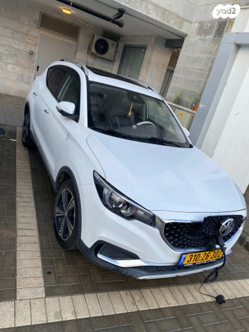 מודעת רכב אם ג'י ZS