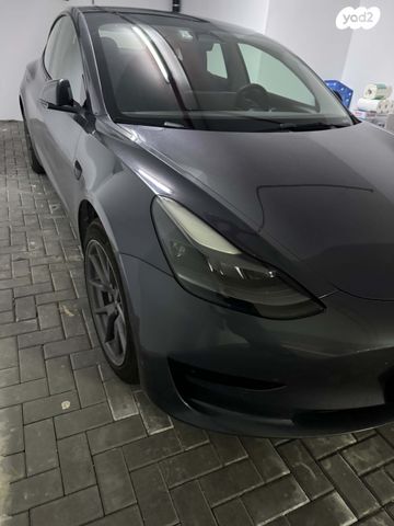 מודעת רכב טסלה מודל 3