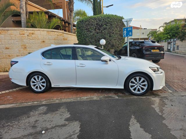 מודעת רכב לקסוס GS