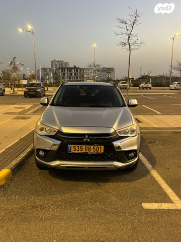 מודעת רכב מיצובישי ASX