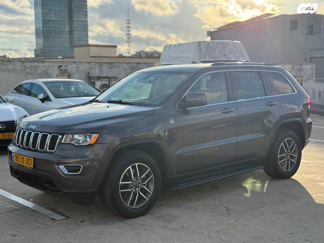 מודעת רכב ג'יפ גרנד צ'ירוקי