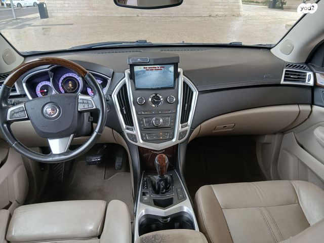 מודעת רכב קאדילק SRX