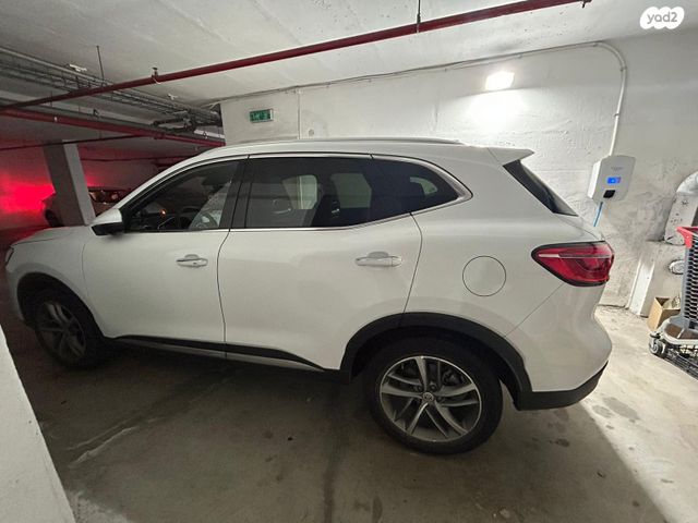 מודעת רכב אם ג'י EHS PHEV