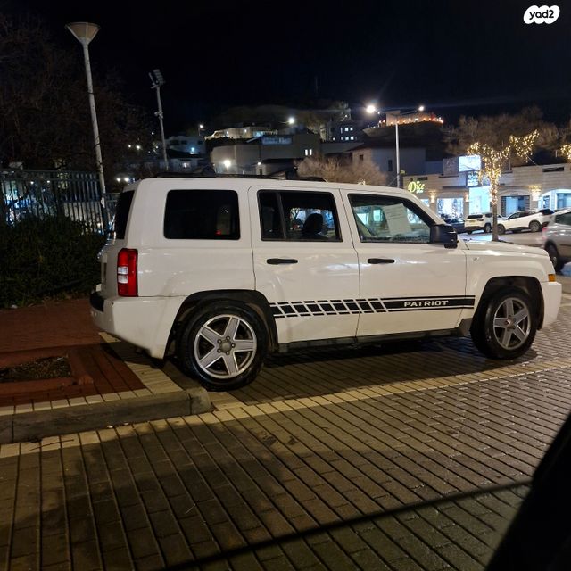 מודעת רכב ג'יפ פטריוט