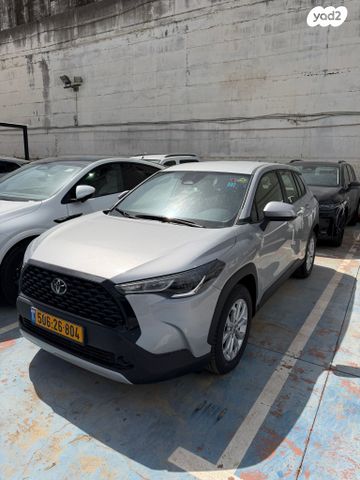 מודעת רכב טויוטה קורולה קרוס