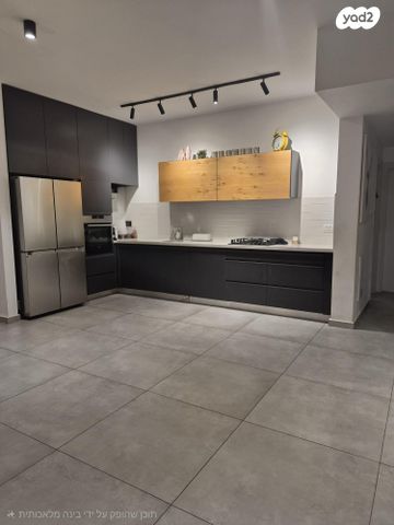 אבן גבירול 40