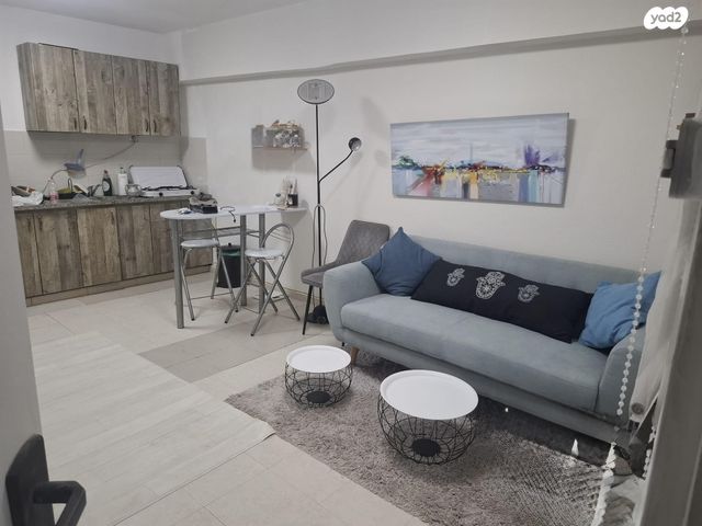 כיכר הקניזי 4