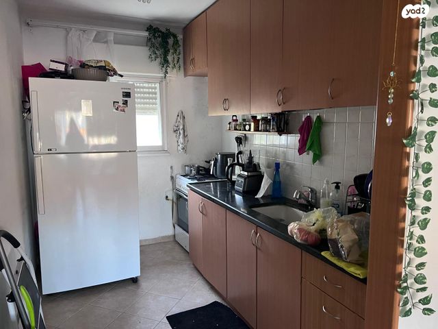 שדרות ג'יימס דה רוטשילד 1