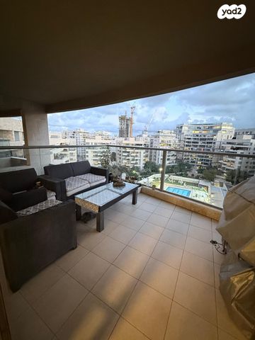 הגוש הגדול, רמת אביב החדשה, נופי ים