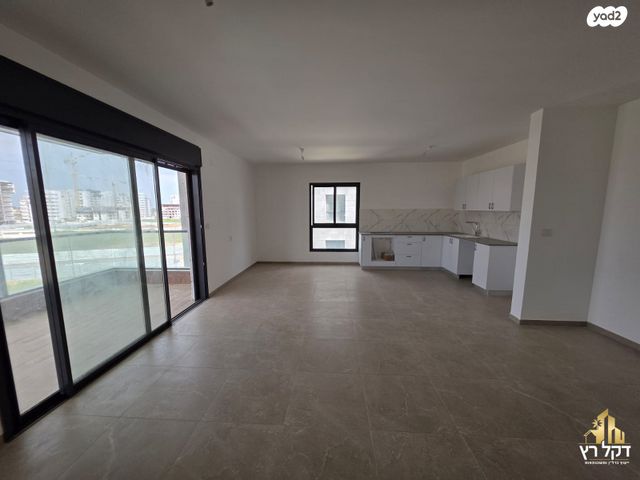 מודעת נכס, שערי עכו, עכו