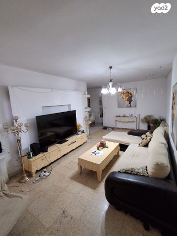 מודעת נכס, הרצל 86, לב העיר, בת ים