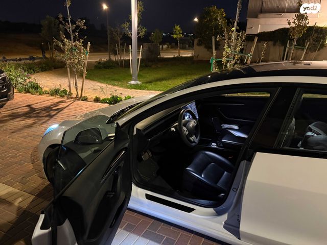 מודעת רכב טסלה מודל 3