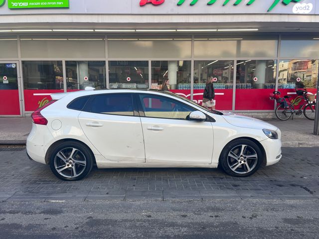 מודעת רכב וולוו V40