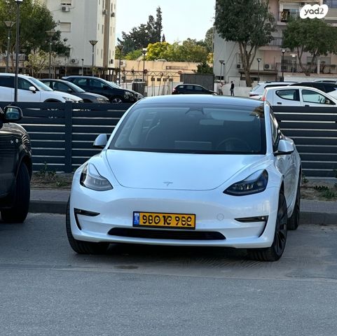 מודעת רכב טסלה מודל 3