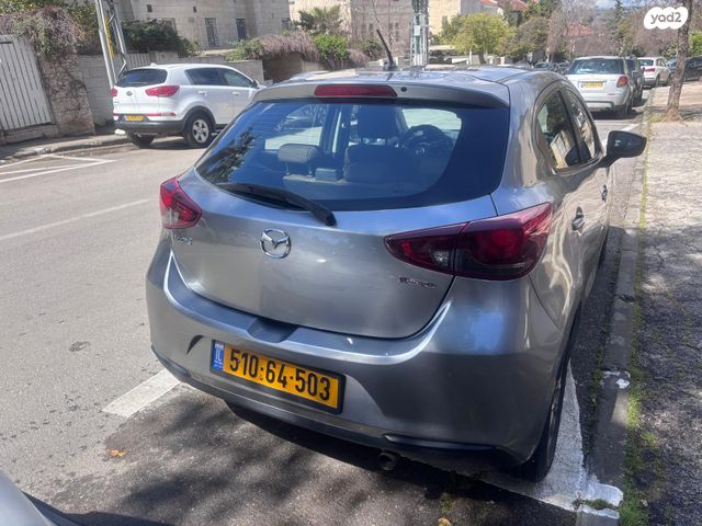 מודעת רכב מאזדה 2