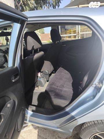 מודעת רכב מאזדה 2