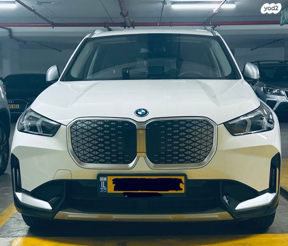 מודעת רכב ב מ וו IX1