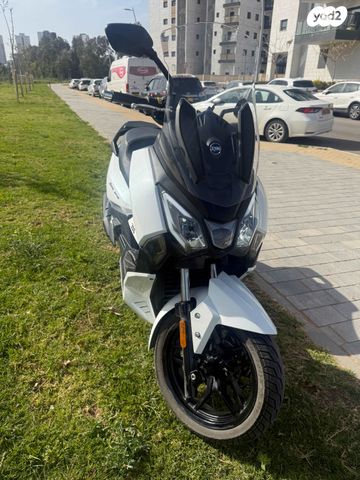 מודעת רכב סאן יאנג ג'וירייד 300 15