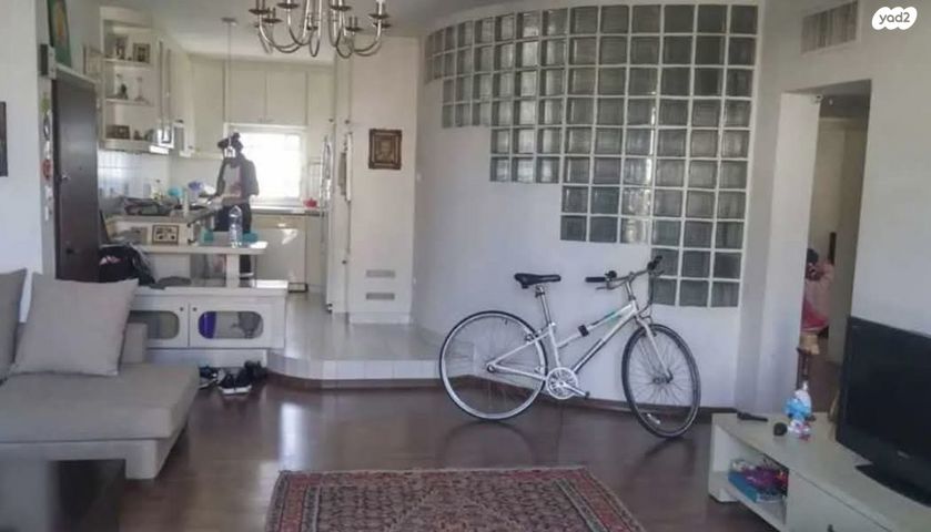 ז'בוטינסקי 140