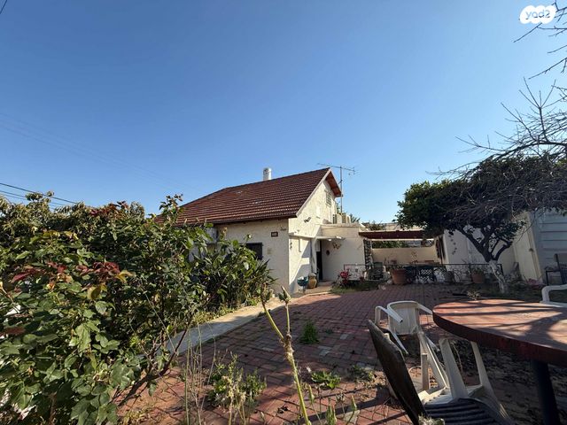 מגרשים, שיכון אשר, רעננה