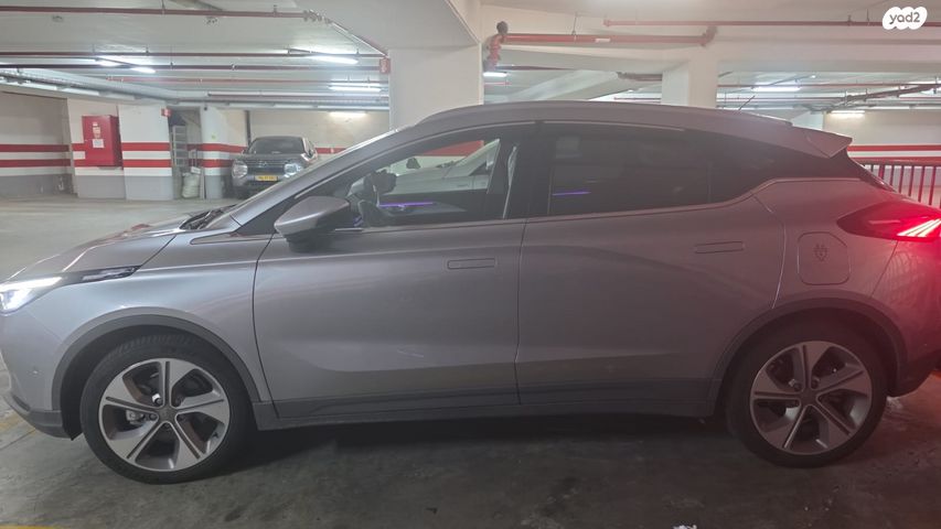 מודעת רכב ג׳ילי Geometry C