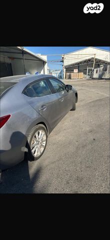 מודעת רכב מאזדה 3