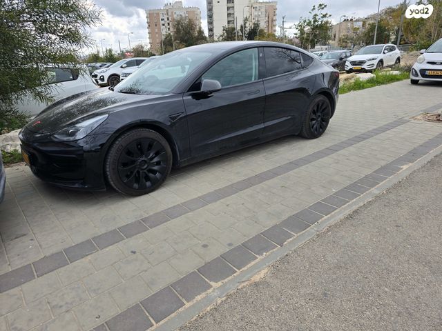 מודעת רכב טסלה מודל 3