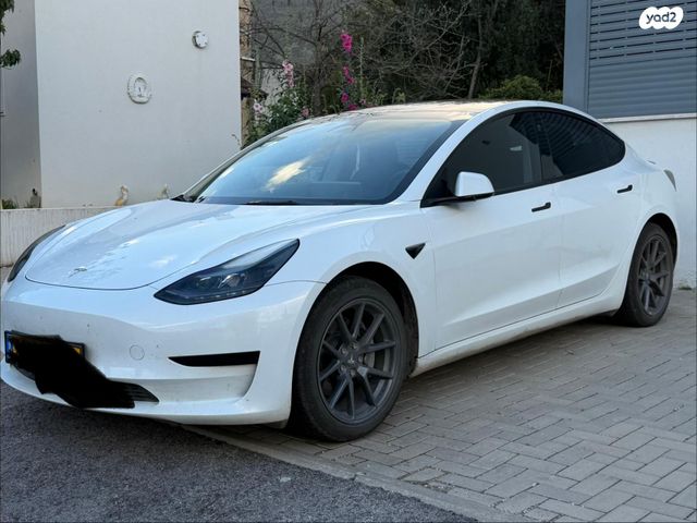 מודעת רכב טסלה מודל 3