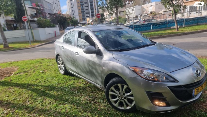 מודעת רכב מאזדה 3