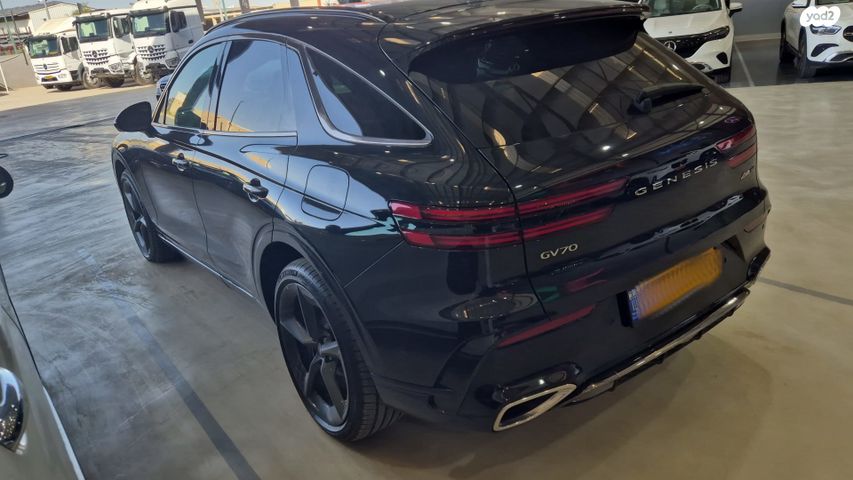 מודעת רכב ג'נסיס GV70 2