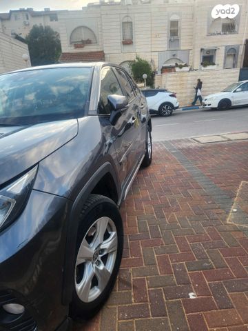 מודעת רכב טויוטה RAV4