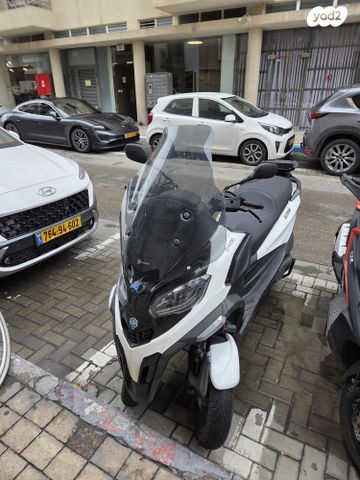 מודעת רכב פיאג'ו MP3 400