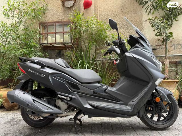 מודעת רכב סאן יאנג ג'וי-מקס Z-250