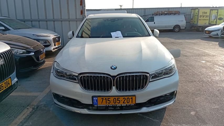 מודעת רכב ב מ וו סדרה 7