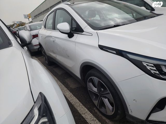 מודעת רכב ג׳ילי Geometry C