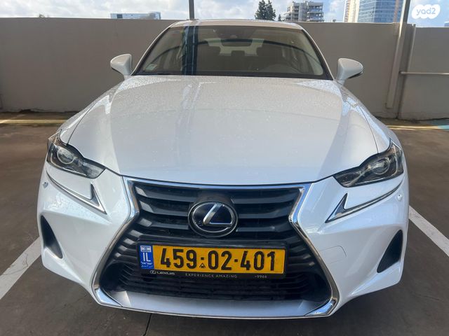 מודעת רכב לקסוס IS