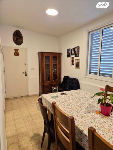 חצרות הדר 11