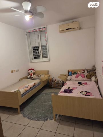 איינשטיין 57