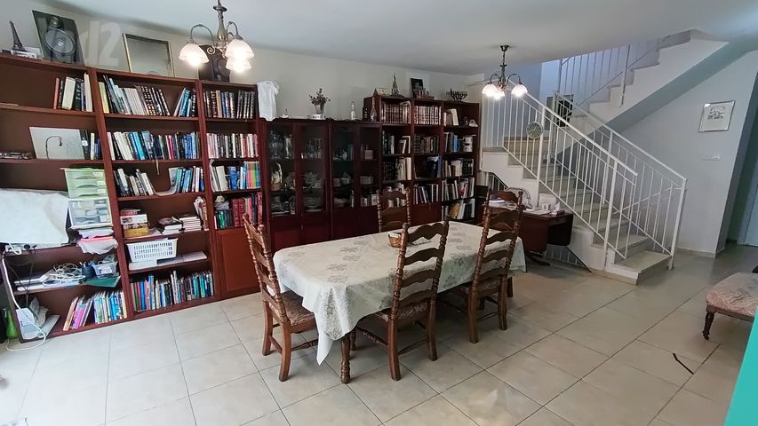 טריפלקס למכירה בבית שמש (תיווך) — 3
