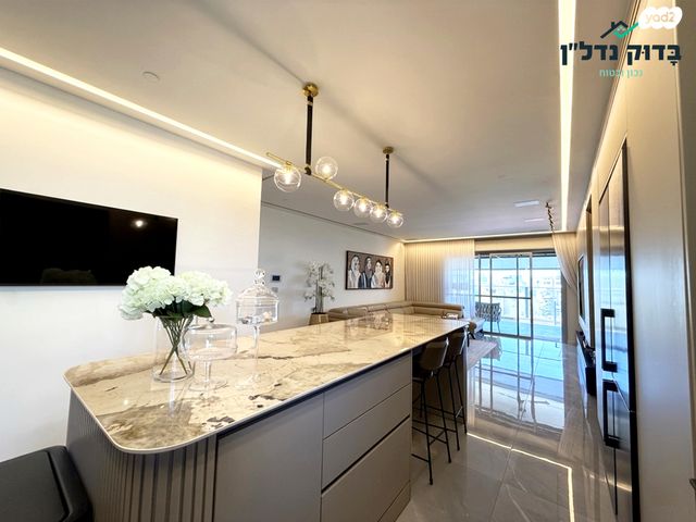 עוזי נרקיס 1