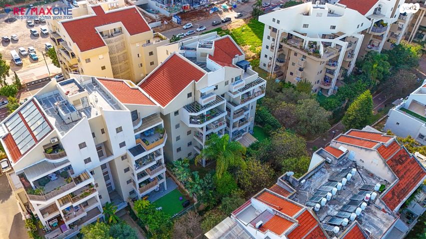 מודעת נכס, ראשונים, כפר סבא